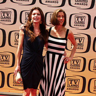 Jane Leeves, Wendie Malick in The TV Land Awards 2010