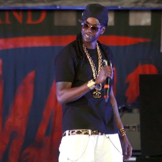 2 Chainz in 2 Chainz Performs Live as Part of His Club Paradise Tour