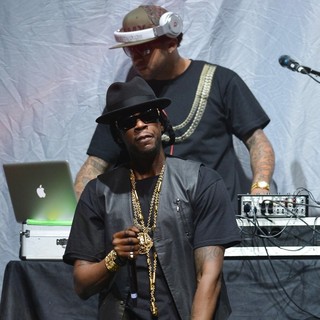 2 Chainz in 2 Chainz Performing Live on The Nicki Minaj Tour