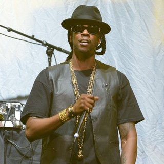 2 Chainz in 2 Chainz Performing Live on The Nicki Minaj Tour
