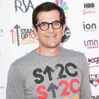 Ty Burrell in Stand Up To Cancer 2012 - Arrivals
