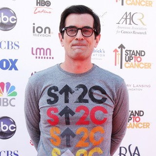 Ty Burrell in Stand Up To Cancer 2012 - Arrivals