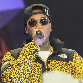 Tyga in BET's 106 and Park New Year's Eve Show - Performance