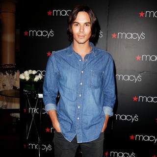 Tyler Blackburn in A Meet and Greet - tyler-blackburn-meet-and-greet-03