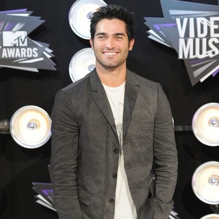 Tyler Hoechlin in 2011 MTV Video Music Awards - Arrivals