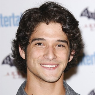 Tyler Posey in Comic Con 2011 Day 3 - Entertainment Weekly Party - Arrivals - tyler-posey-2011-comic-con-convention-day-3-01