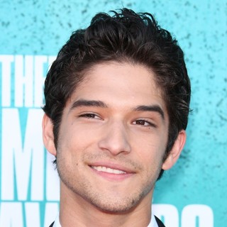 Tyler Posey in 2012 MTV Movie Awards - Arrivals