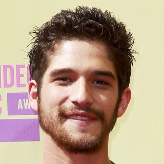 Tyler Posey in 2012 MTV Video Music Awards - Arrivals
