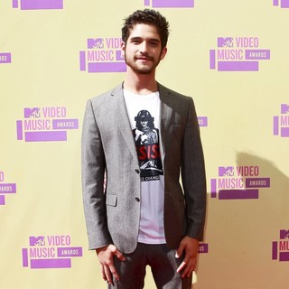 Tyler Posey in 2012 MTV Video Music Awards - Arrivals