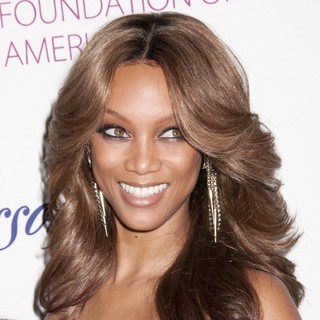 Tyra Banks in Endometriosis Foundation of America's 4th Annual Blossom Ball - Arrivals