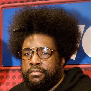 Questlove, The Roots in WGCI Coca Cola Lounge for An Interview with On-Air Personality and Comedian Leon Rogers