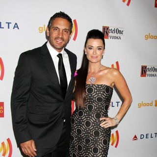 Mauricio Umansky, Kyle Richards in The 23rd Annual GLAAD Media Awards