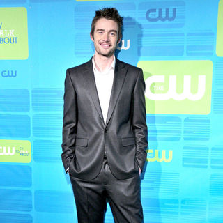 Robert Buckley in 2010 The CW Network UpFront - Arrivals - upfront_the_cw_014_wenn5483921