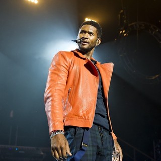 Usher in Usher Performs at The Apollo Hammersmith