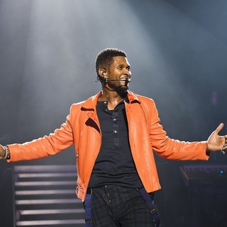 Usher in Usher Performs at The Apollo Hammersmith