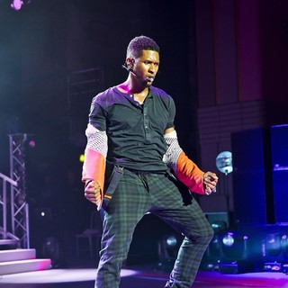 Usher in Usher Performs at The Apollo Hammersmith