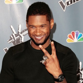Usher in Screening of NBC's The Voice Season 4 - Arrivals - usher-screening-the-voice-season-4-03