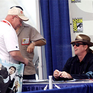 Signs Autographs During Comic Con 2010 - Day 2