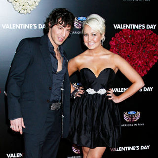 Los Angeles World Premiere of 'Valentine's Day' - Red Carpet