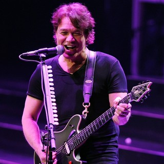 Eddie Van Halen, Van Halen in Van Halen Performing Live During The Different Kind of Truth Tour 2012