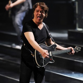 Van Halen Performing Live During The Different Kind of Truth Tour 2012 - van-halen-performing-the-different-kind-of-truth-tour-2012-05