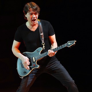 Van Halen Performing Live During The Different Kind of Truth Tour 2012 - van-halen-performing-the-different-kind-of-truth-tour-2012-06