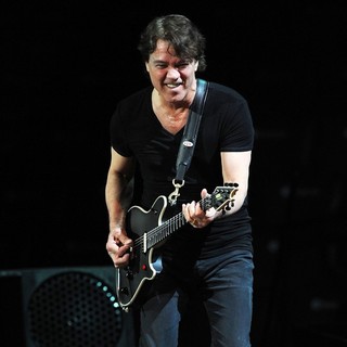 Eddie Van Halen, Van Halen in Van Halen Performing Live During The Different Kind of Truth Tour 2012