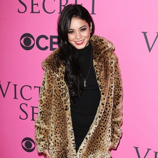 Vanessa Hudgens in The 2012 Victoria's Secret Fashion Show - vanessa-hudgens-2012-victoria-s-secret-fashion-show-02