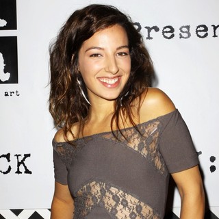 Vanessa Lengies in Trigg Ison Fine Art Presents The Contemporary West Coast Premiere of American Artist Chuck Connelly - vanessa-lengies-trigg-ison-fine-art-03