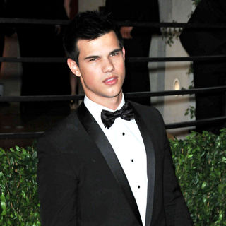 Taylor Lautner in The 82nd Annual Academy Awards (Oscars) - Vanity Fair Party - Arrivals