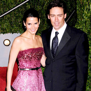 Angie Harmon, Jason Sehorn in The 82nd Annual Academy Awards (Oscars) - Vanity Fair Party - Arrivals