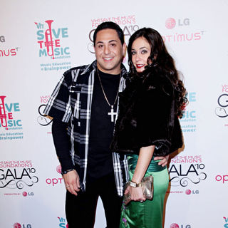 DJ Skribble in Vh1 Save The Music Foundation Gala