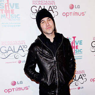 Pete Wentz in Vh1 Save The Music Foundation Gala