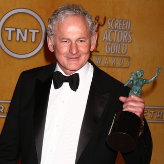 Victor Garber in 19th Annual Screen Actors Guild Awards - Press Room