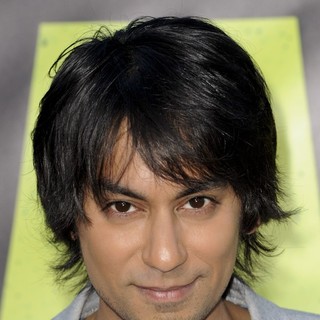 Vik Sahay in The Premiere of Savages