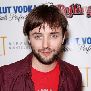 Vincent Kartheiser in Rolling Stone Hot Party