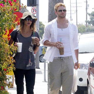 Sharni Vinson, Kellan Lutz in Sharni Vinson and Kellan Lutz Stop at Starbucks for Iced Coffee