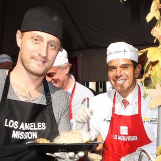 Michael Voltaggio, Antonio Villaraigosa in The Los Angeles Mission's Thanksgiving for Skid Row Homeless