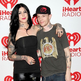 Kat Von D in 2012 iHeartRadio Music Festival - Day 2 - Arrivals - von-d-deadmau5-2012-iheartradio-music-festival-day-2-01