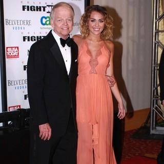 Jimmy Walker, Miley Cyrus in Muhammad Ali's Celebrity Fight Night XIII