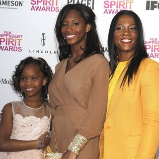 Quvenzhane Wallis, Qunyquekya Wallis, Qulyndreia Wallis in 2013 Film Independent Spirit Awards - Arrivals