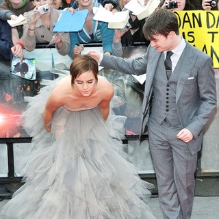 Emma Watson, Daniel Radcliffe in Harry Potter and the Deathly Hallows Part II World Film Premiere - Arrivals