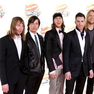 Maroon 5 in Nickelodeon's 20th Annual Kid's Choice Awards