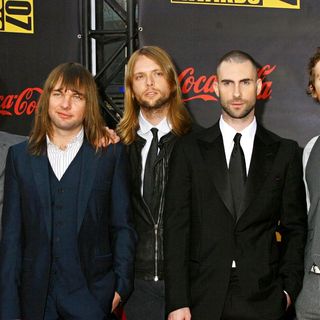 Maroon 5 in 2007 American Music Awards - Arrivals