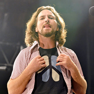 Pearl Jam Performing Live in Concert at Madison Square Garden