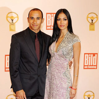 Lewis Hamilton, Nicole Scherzinger in "Goldenes Lenkrad" automobile awards