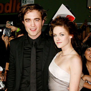 Robert Pattinson, Kristen Stewart in Los Angeles Premiere of The Film 'Twilight'