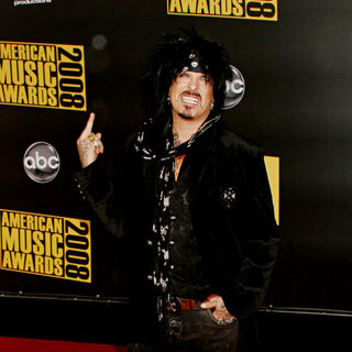 Nikki Sixx in 2008 American Music Awards - Arrivals