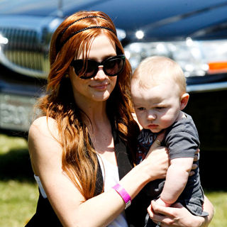 Ashlee Simpson in Elizabeth Glaser Pediatric AIDS Foundation 20th Annual 'A Time For Heroes' Celebrity Carnival