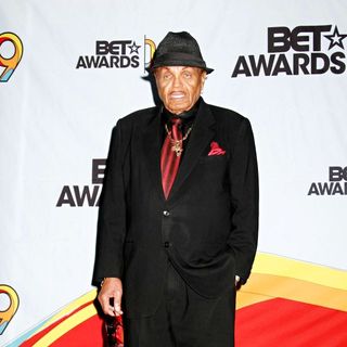Joe Jackson in 2009 BET Awards - Press Room